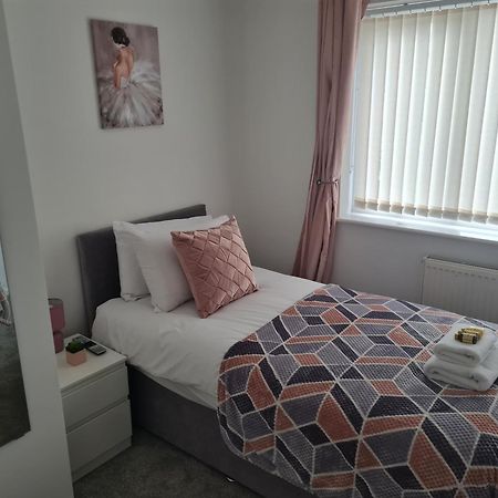 Вилла Crabtree House Moreton  Экстерьер фото