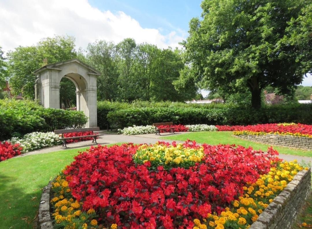 Вилла Crabtree House Moreton  Экстерьер фото